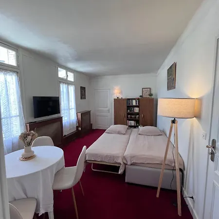 Appartement 7th Arrondissement - Champ De Mars, Quiet, 4 Guests Parijs